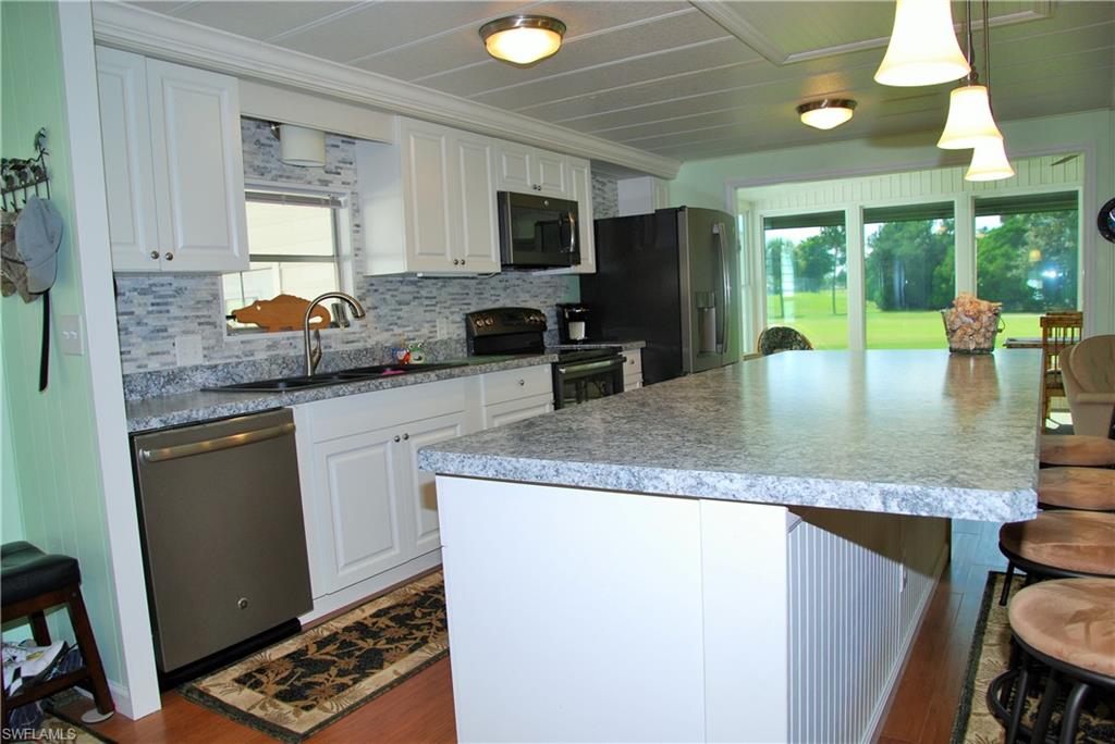 SIX LAKES COUNTRY CLUB - Residential