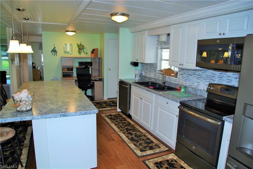 SIX LAKES COUNTRY CLUB - Residential