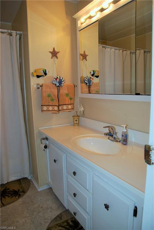 SIX LAKES COUNTRY CLUB - Residential