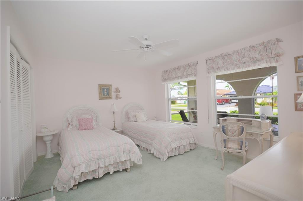 NAPLES PARK - Residential