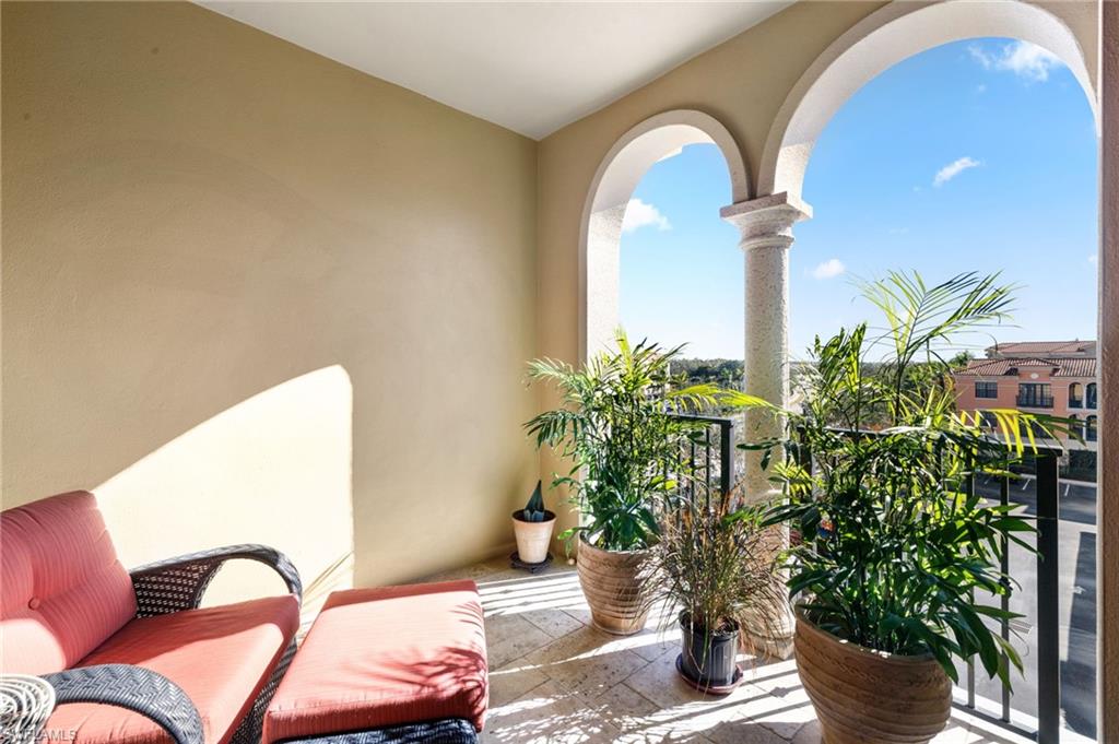 THE RESIDENCES AT COCONUT POINT - Residential