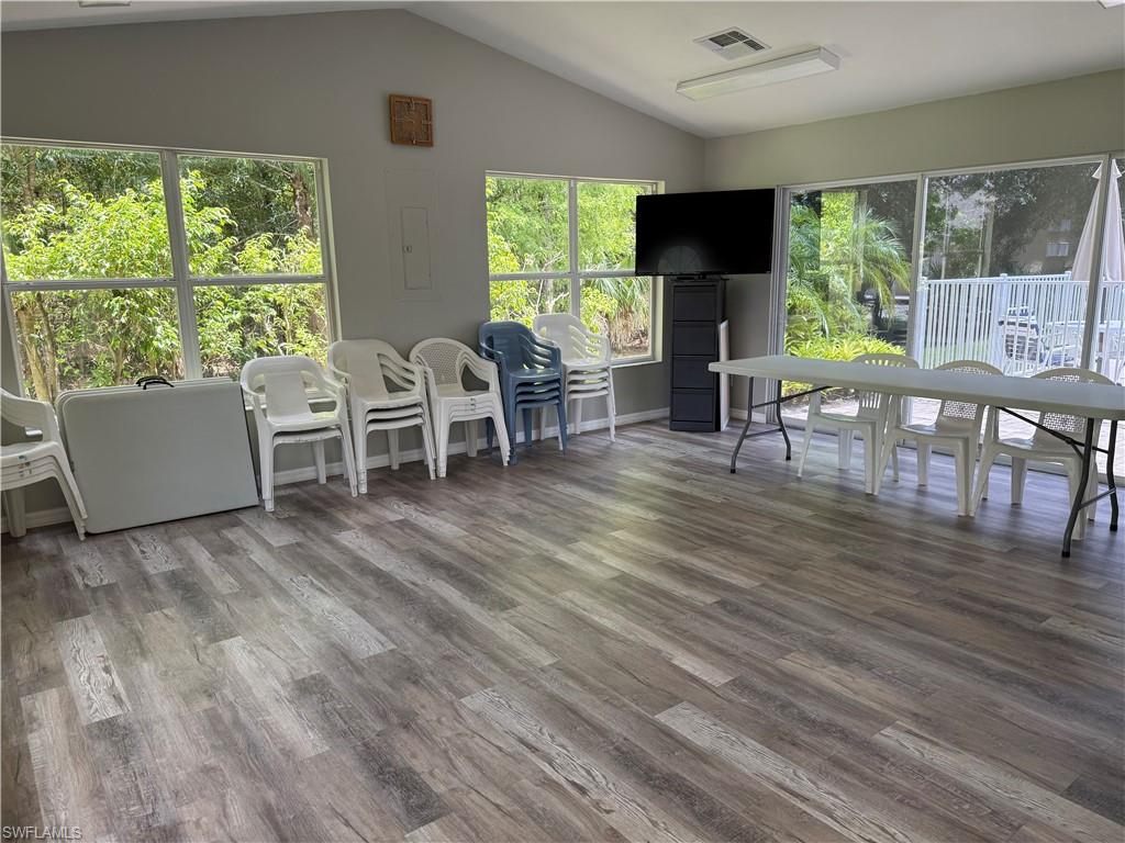 VILLAS OF WHITTENBERG - Residential Lease