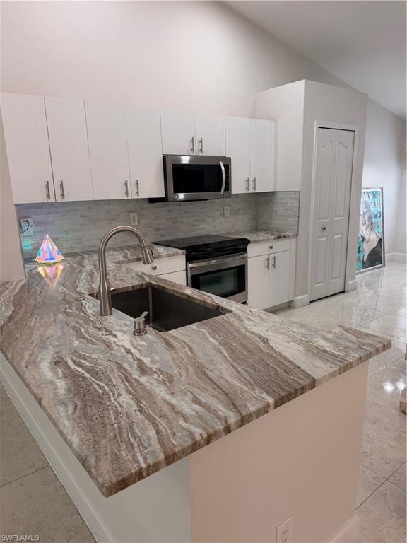 VILLAS OF WHITTENBERG - Residential Lease