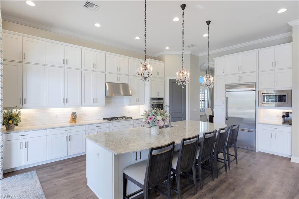 ESPLANADE - Residential Lease