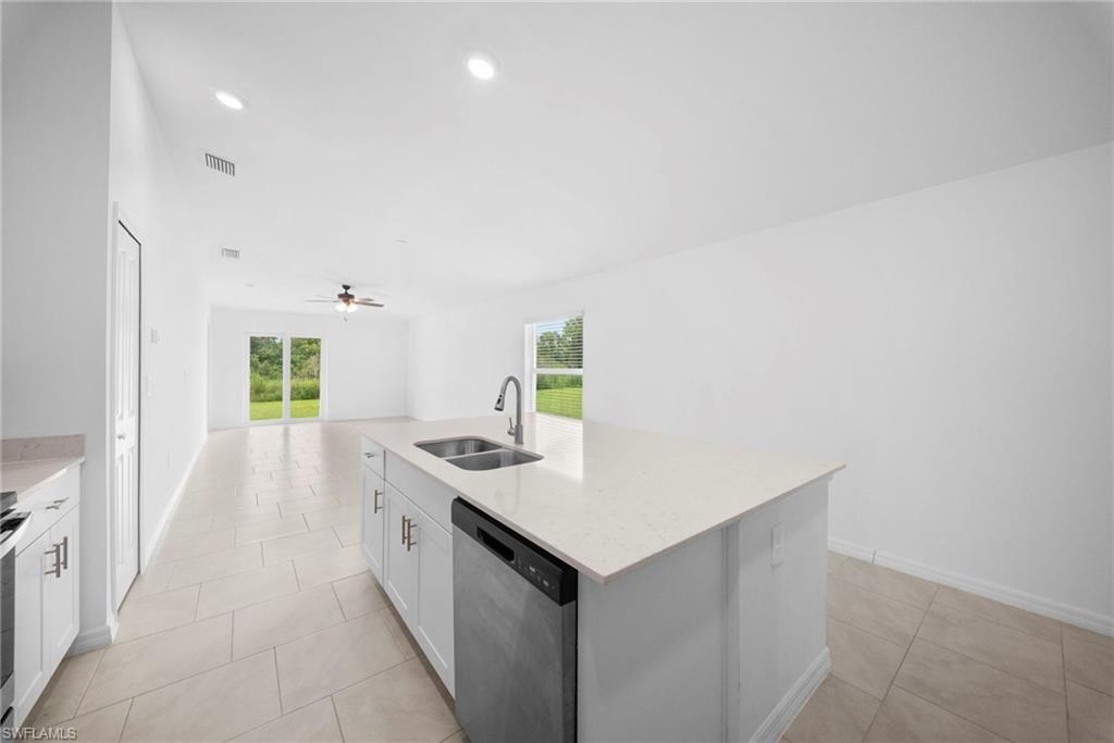 SAVANNA LAKES - Residential Lease