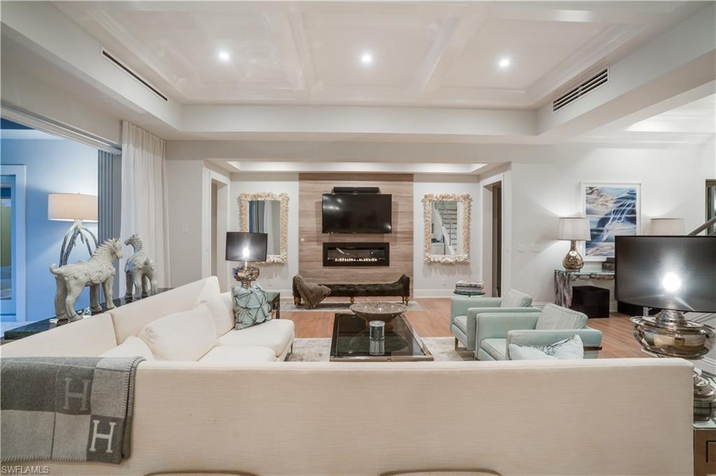 PARK SHORE - Residential