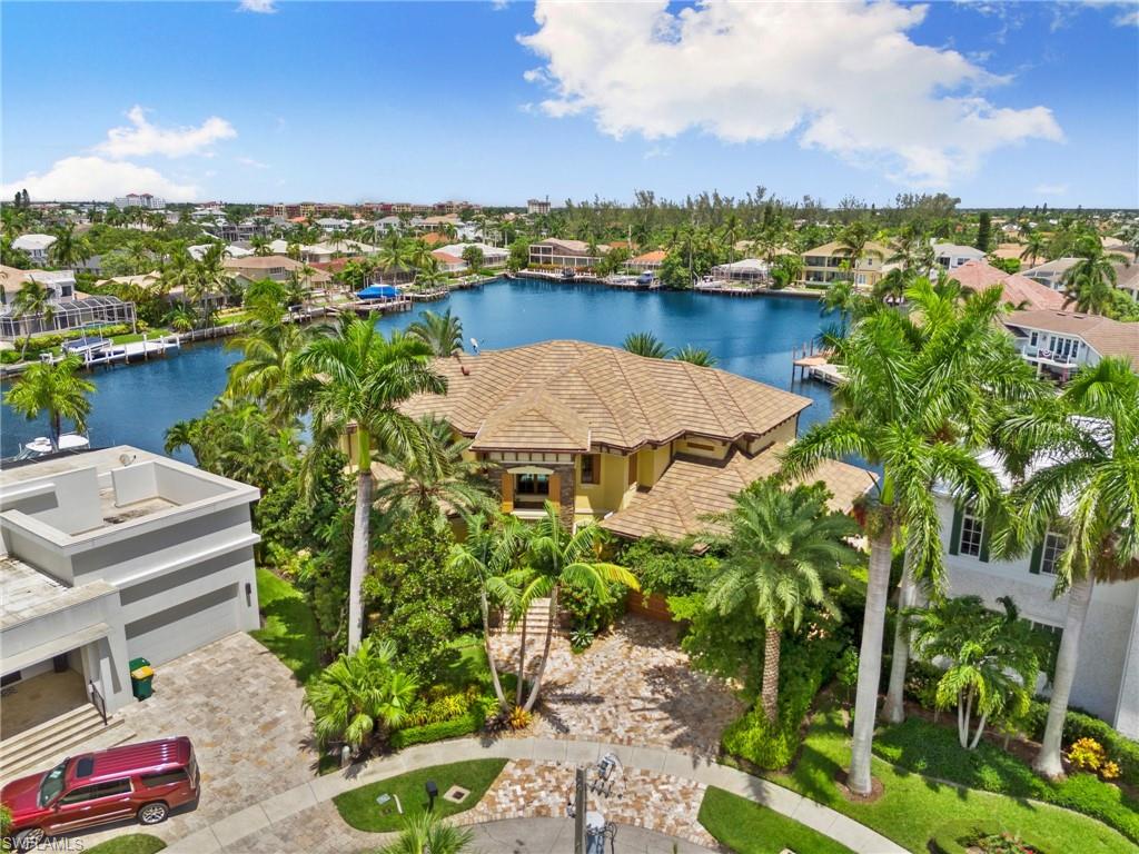 MARCO BEACH - Residential