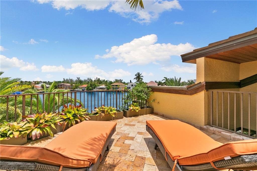 MARCO BEACH - Residential