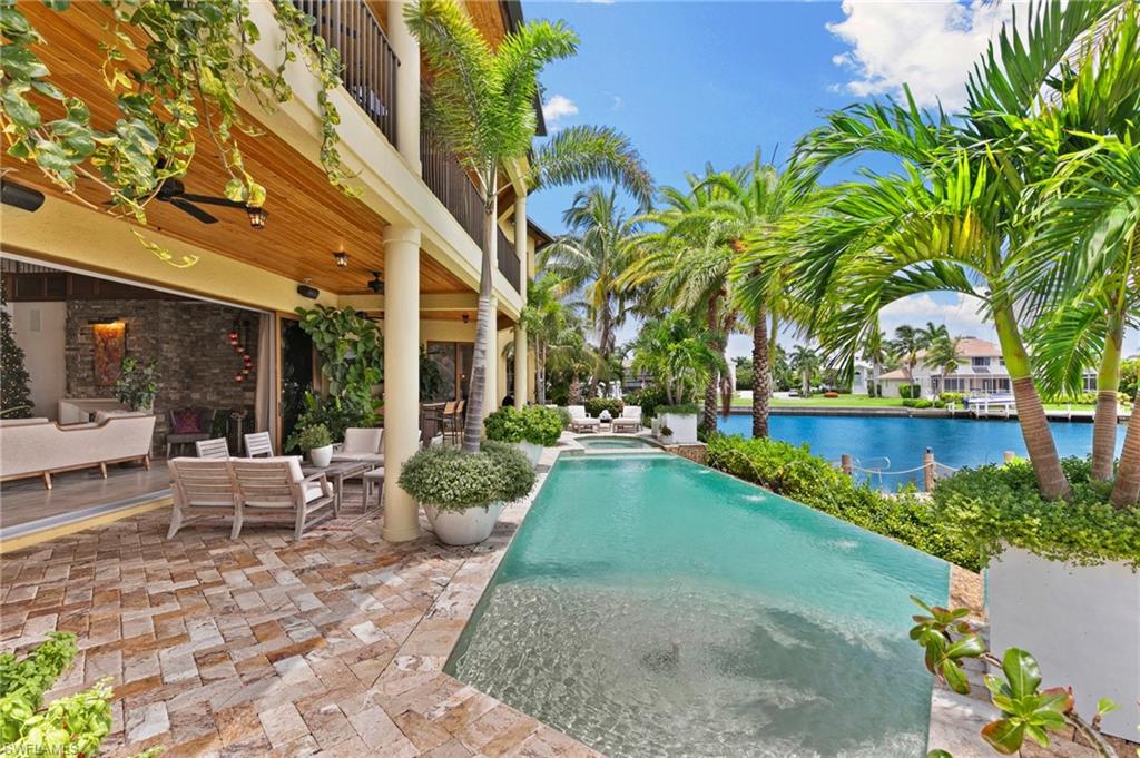 MARCO BEACH - Residential