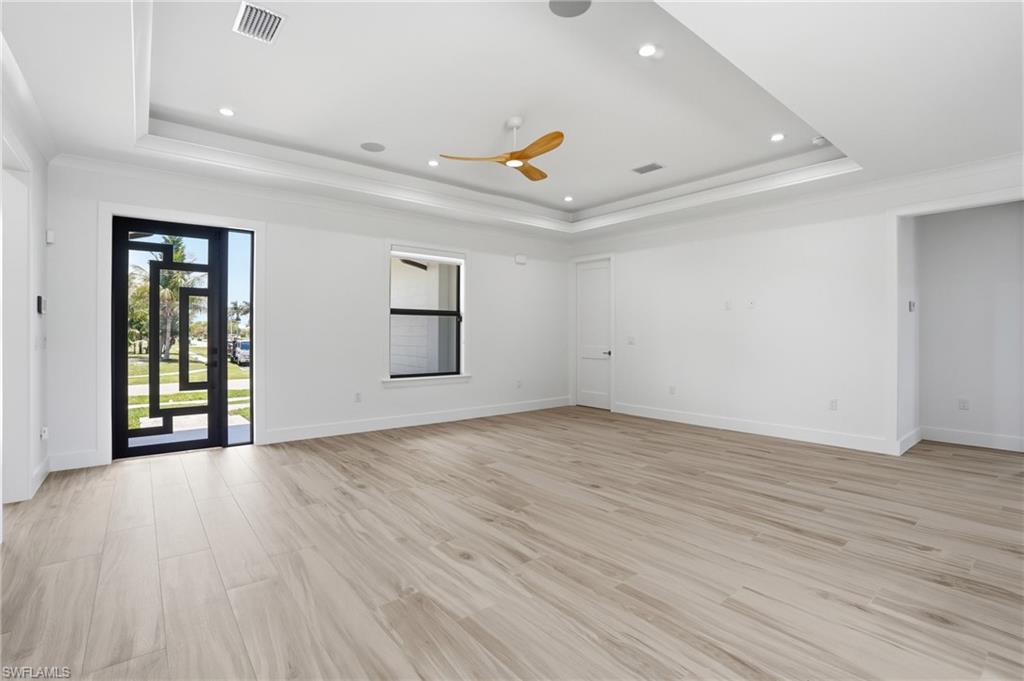 MARCO BEACH - Residential
