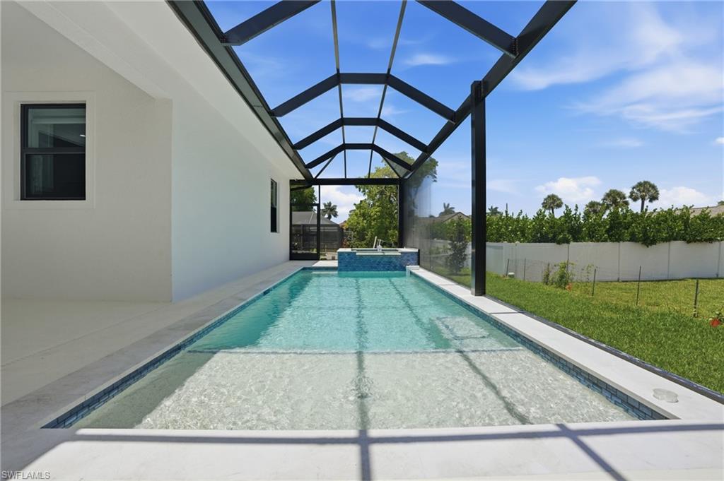 MARCO BEACH - Residential
