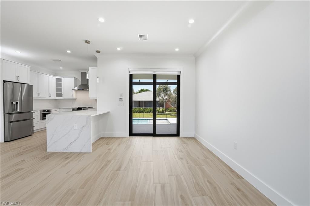 MARCO BEACH - Residential