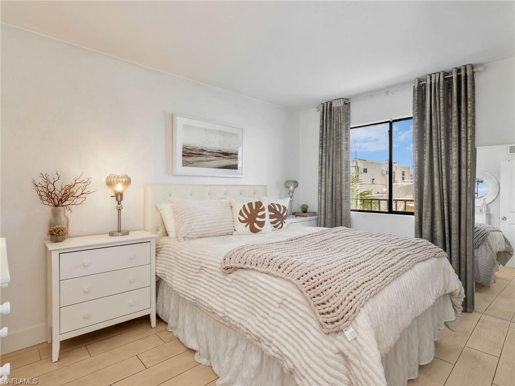 VANDERBILT PALMS - Residential Lease