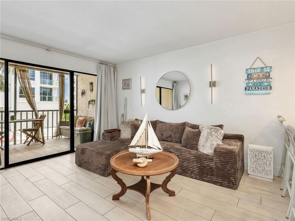 VANDERBILT PALMS - Residential Lease