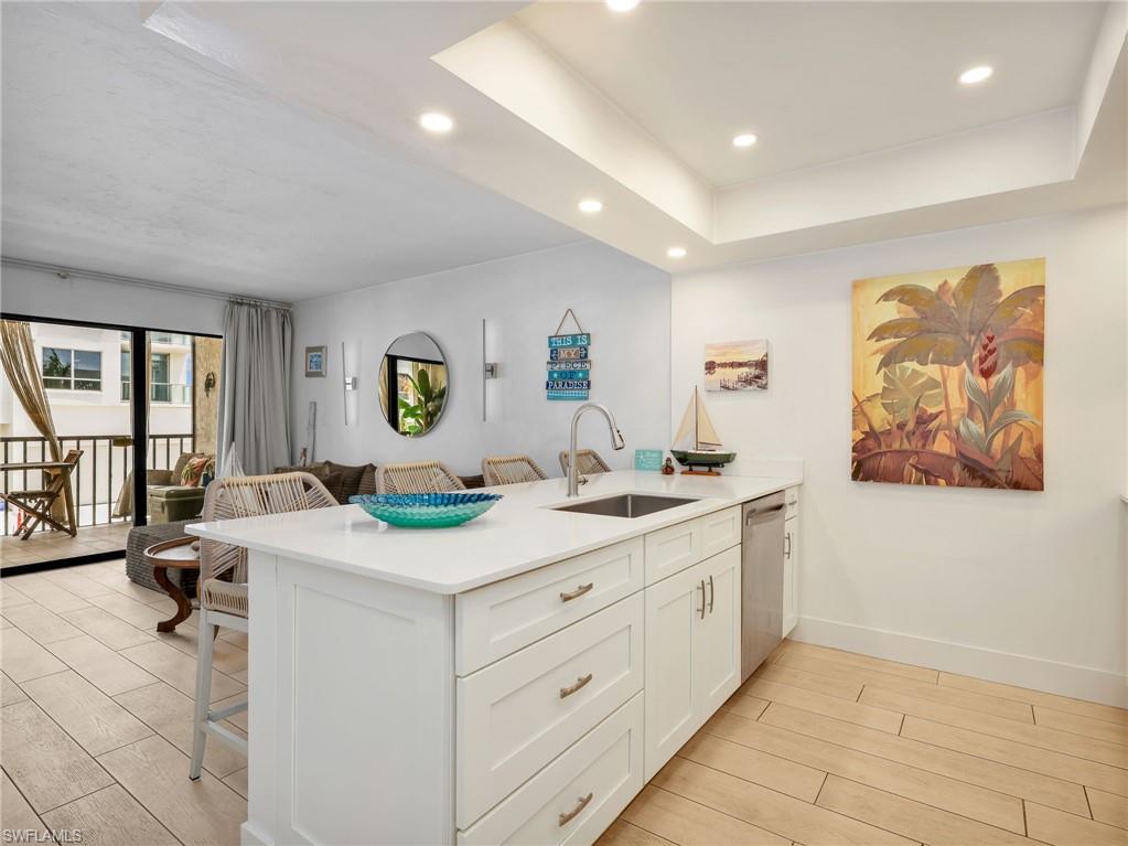 VANDERBILT PALMS - Residential Lease