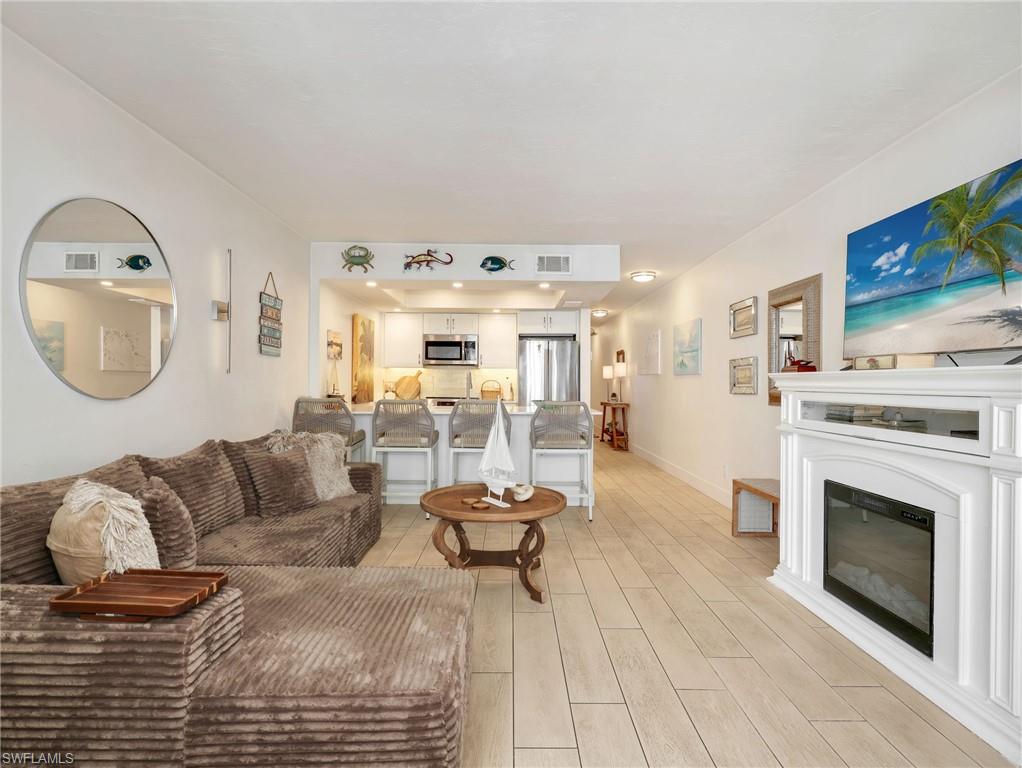 VANDERBILT PALMS - Residential Lease