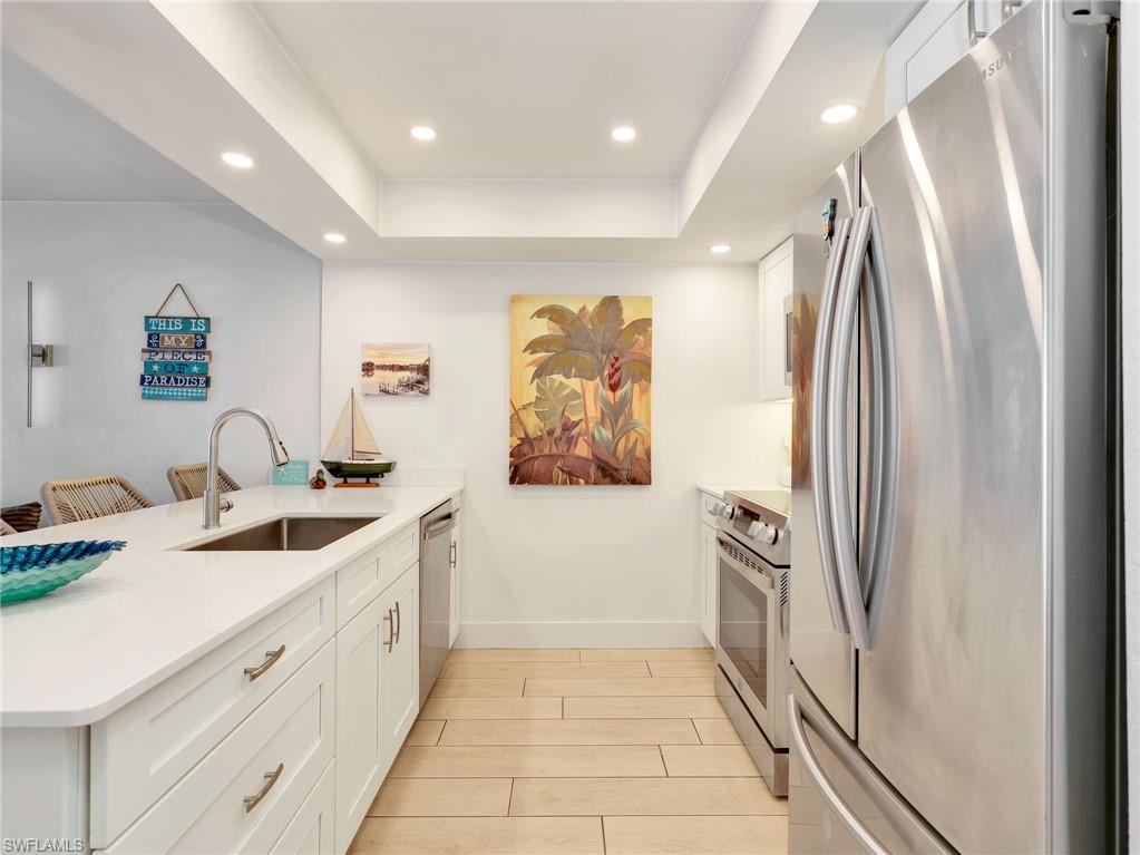 VANDERBILT PALMS - Residential Lease