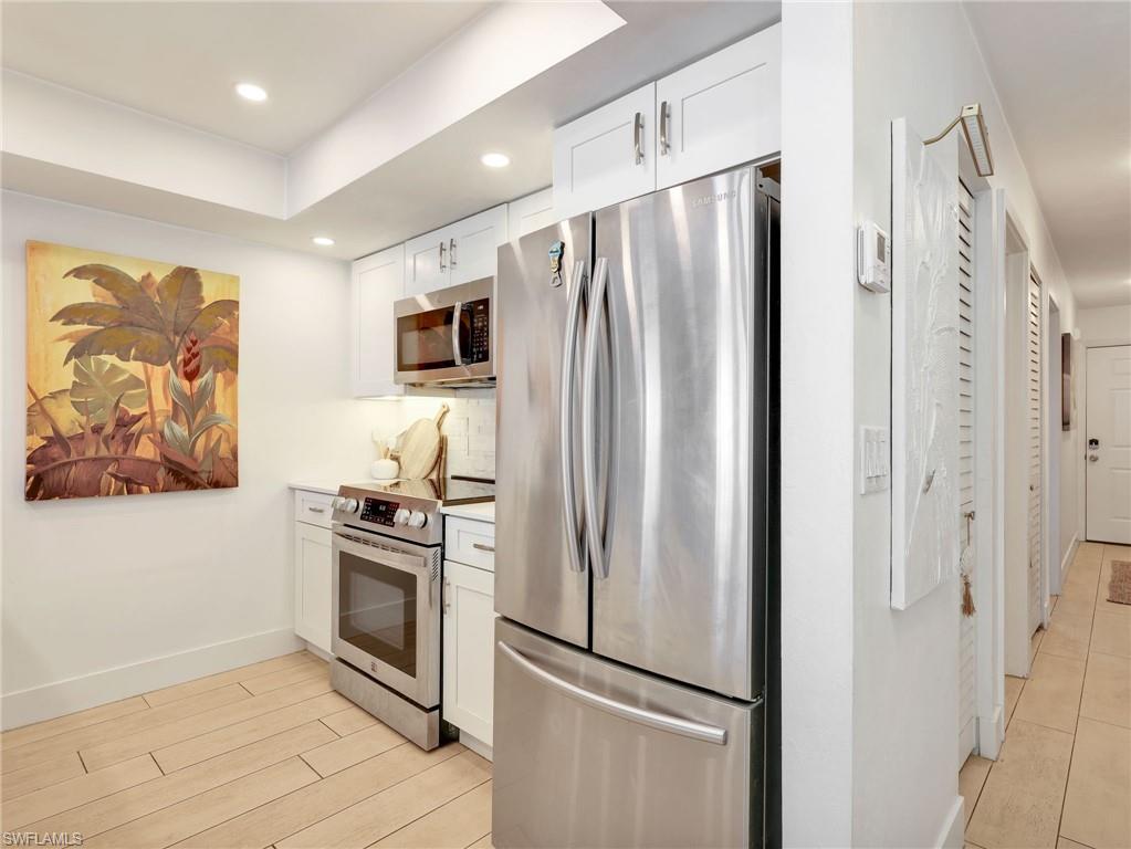 VANDERBILT PALMS - Residential Lease