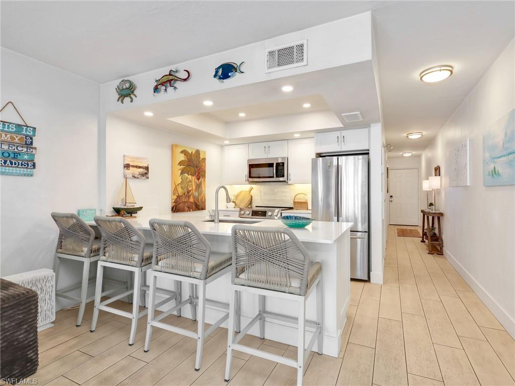 VANDERBILT PALMS - Residential Lease