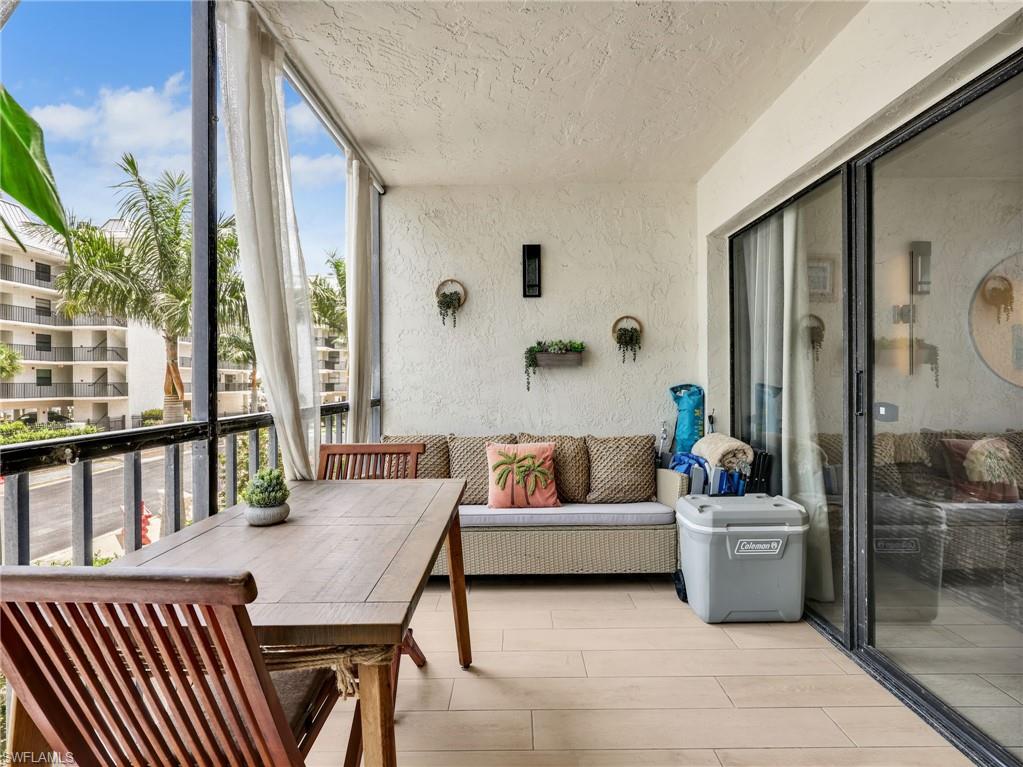 VANDERBILT PALMS - Residential Lease