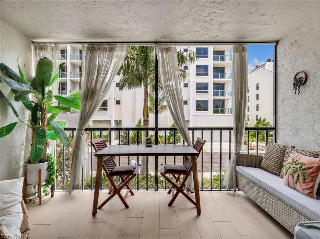 VANDERBILT PALMS - Residential Lease