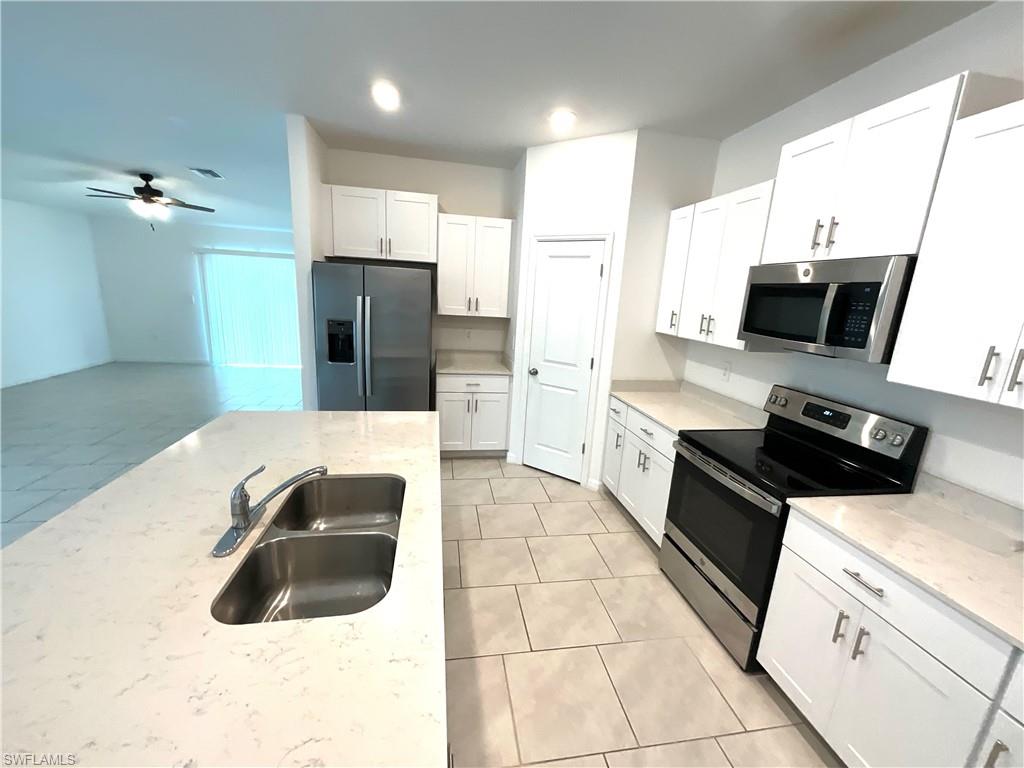 SAVANNA LAKES - Residential Lease
