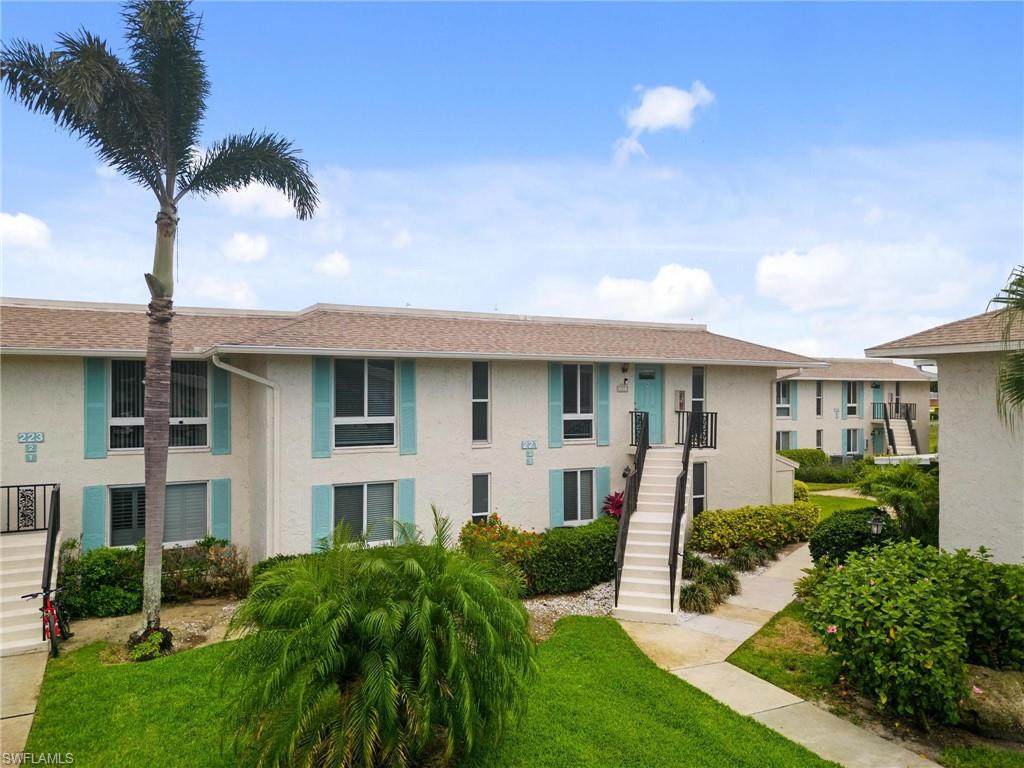 GLADES COUNTRY CLUB - Residential