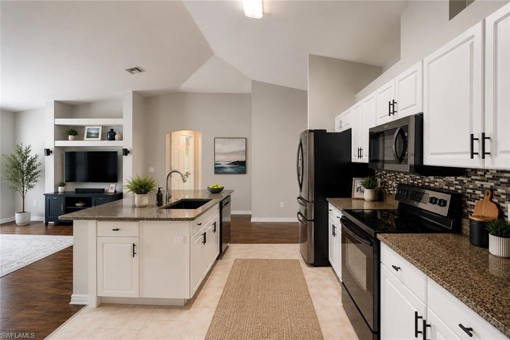 GOLDEN GATE ESTATES - Residential