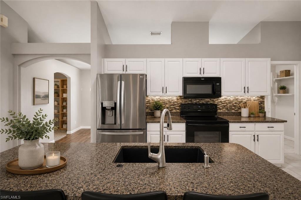 GOLDEN GATE ESTATES - Residential
