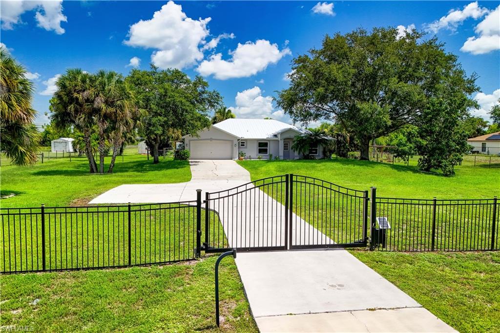 GOLDEN GATE ESTATES - Residential