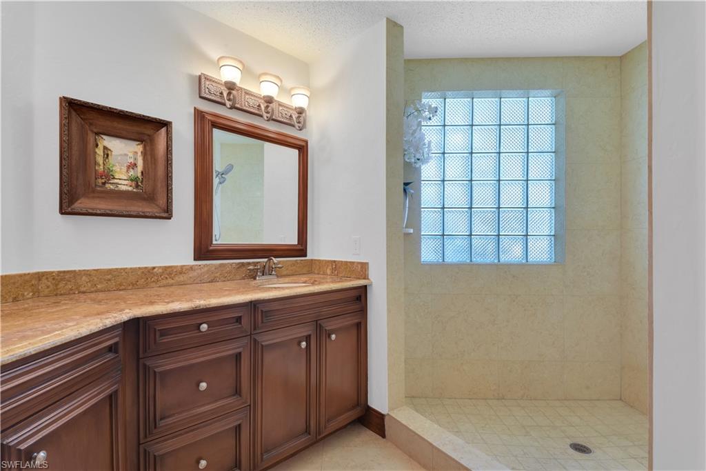 SILVER OAKS - Residential