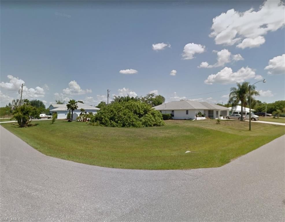 Location Location! Well established neighborhood in the heart of Englewood, 6 miles to the beach or 13 minutes drive. Close to shopping and restaurants, this is the perfect place for your new dream home to be built. Utilities available.