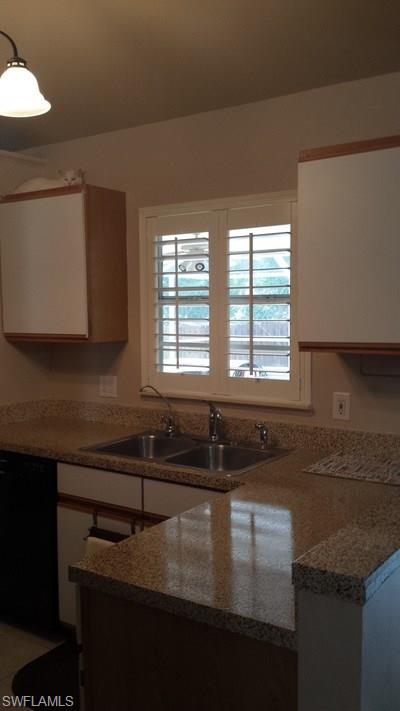 SAN CARLOS PARK - Residential