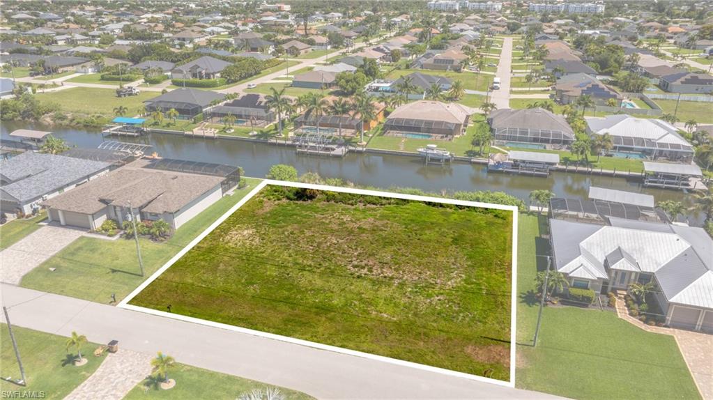 CAPE CORAL - Land