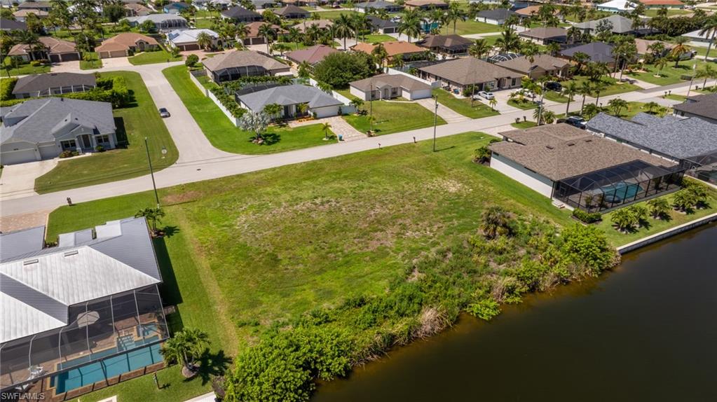 CAPE CORAL - Land