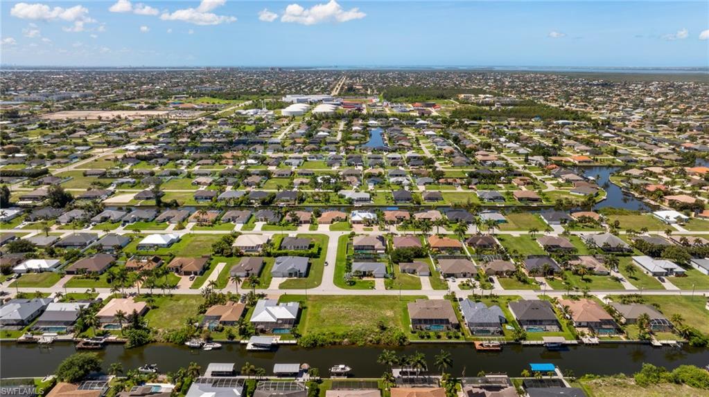 CAPE CORAL - Land
