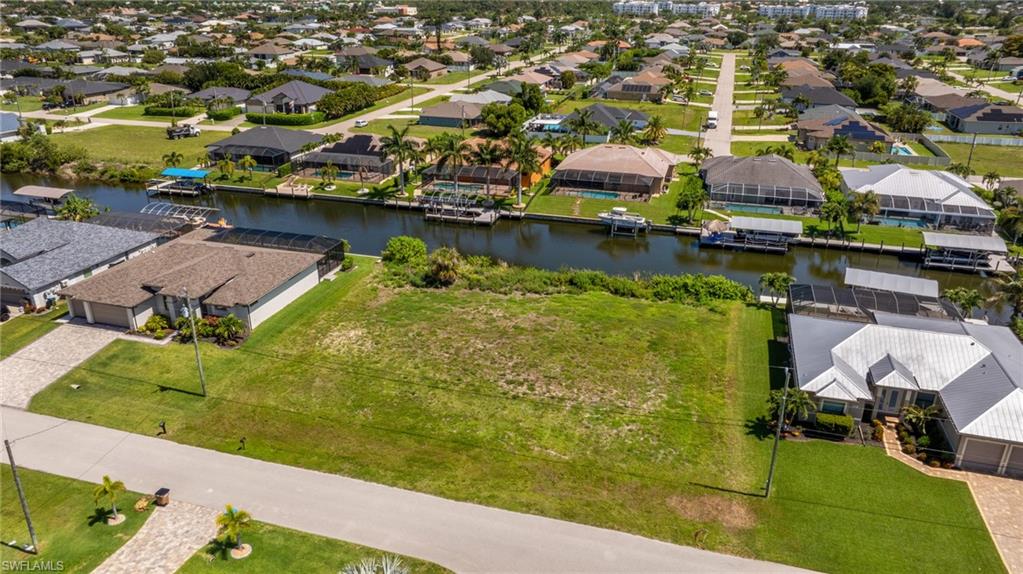 CAPE CORAL - Land