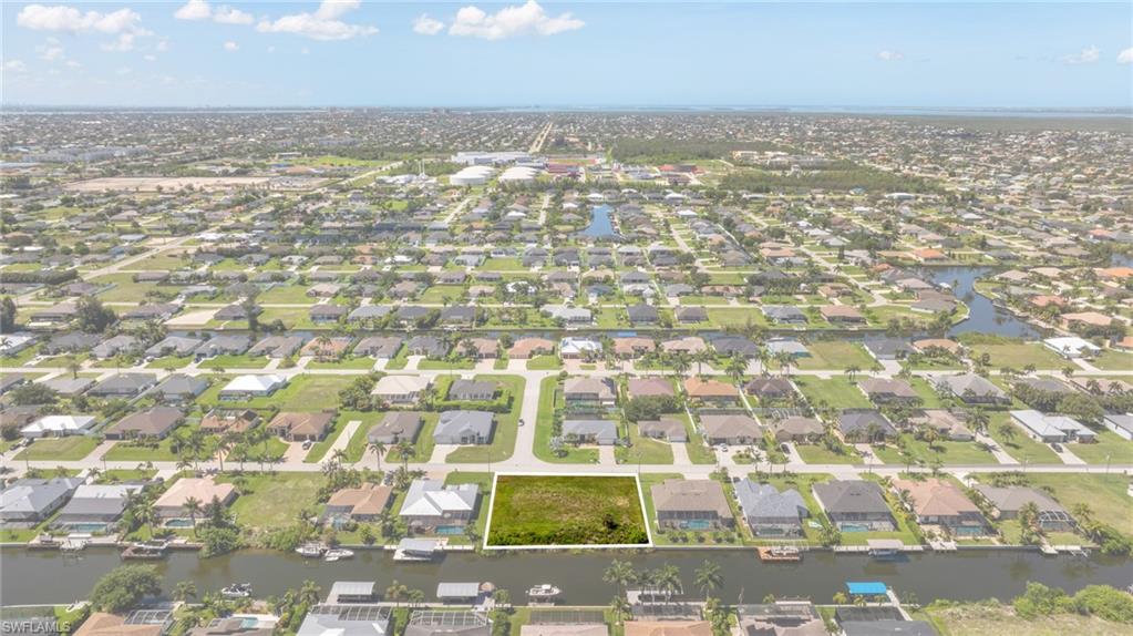 CAPE CORAL - Land