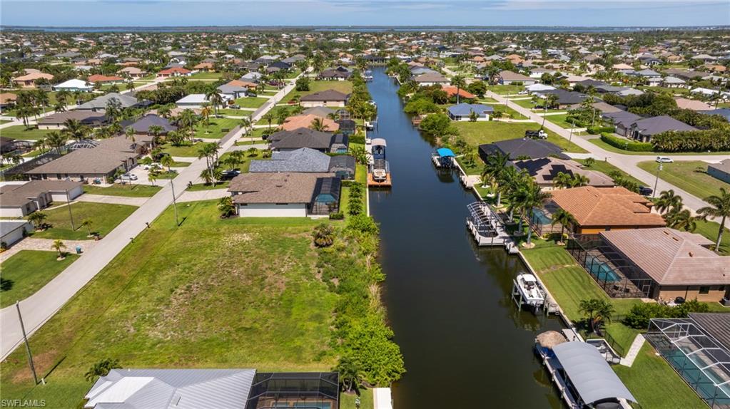 CAPE CORAL - Land