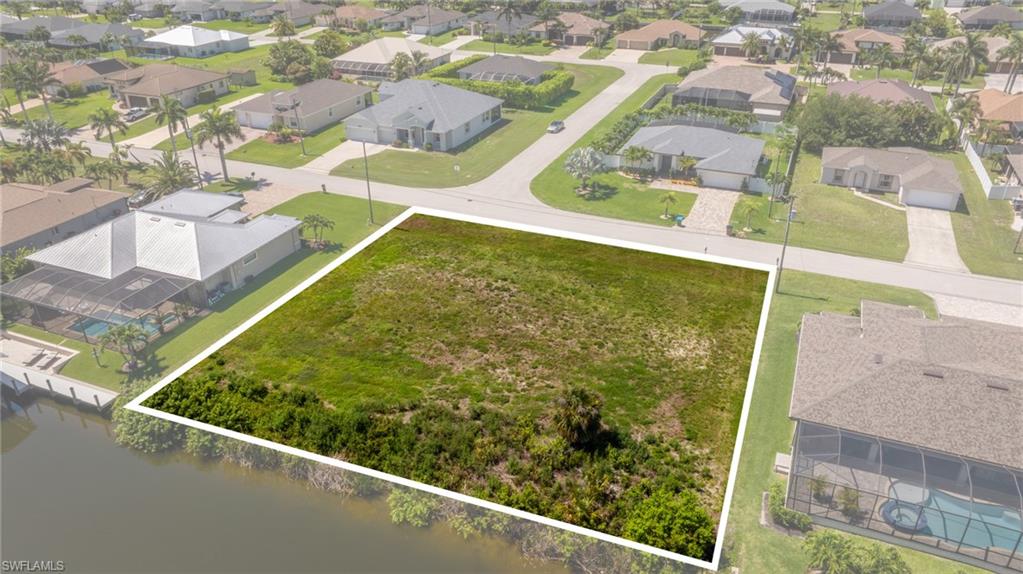CAPE CORAL - Land