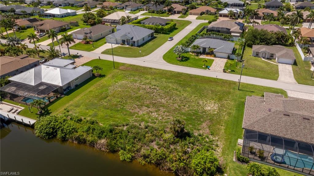CAPE CORAL - Land