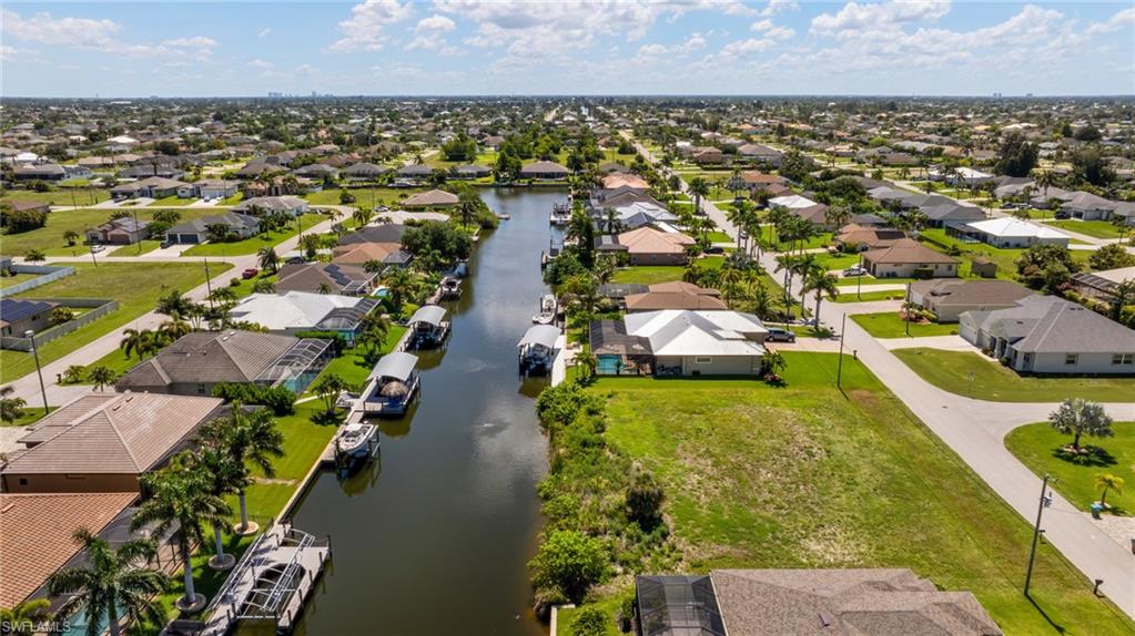 CAPE CORAL - Land