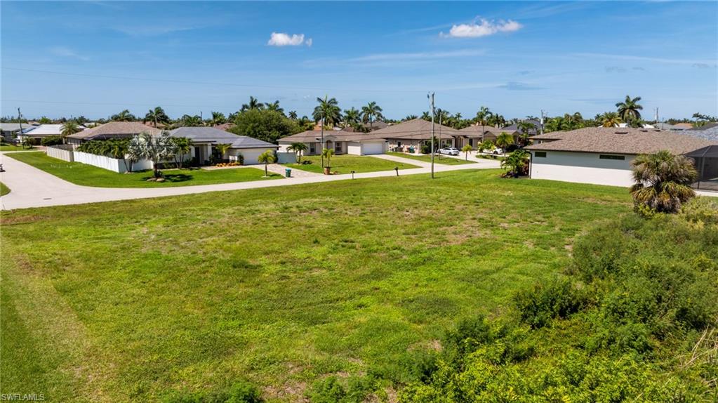 CAPE CORAL - Land