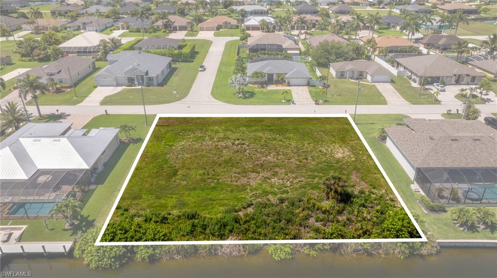 CAPE CORAL - Land