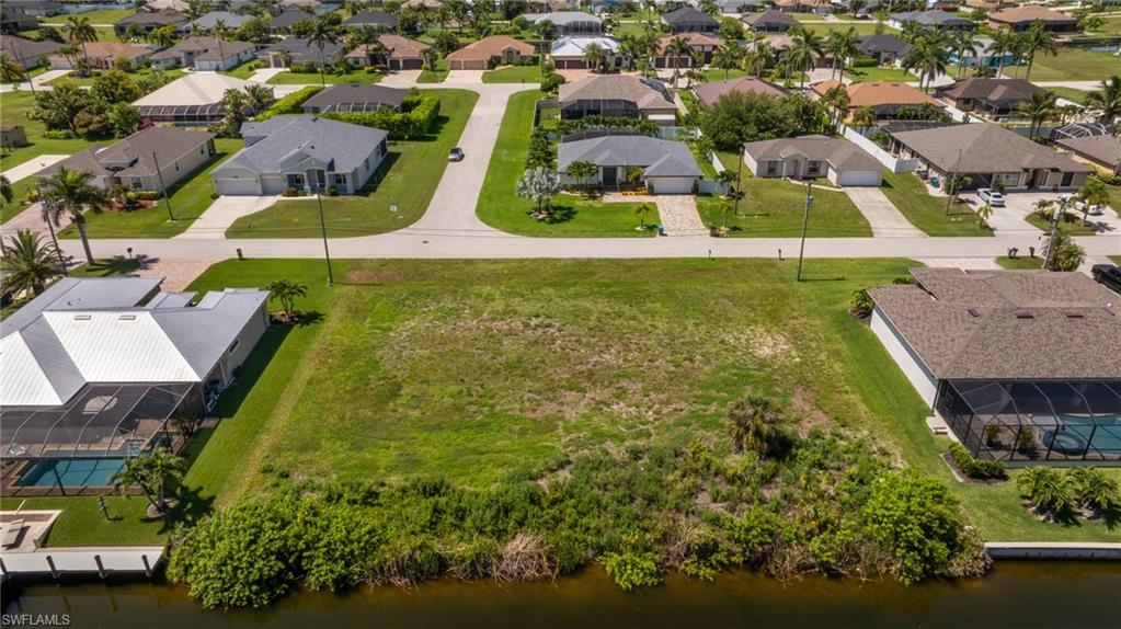 CAPE CORAL - Land