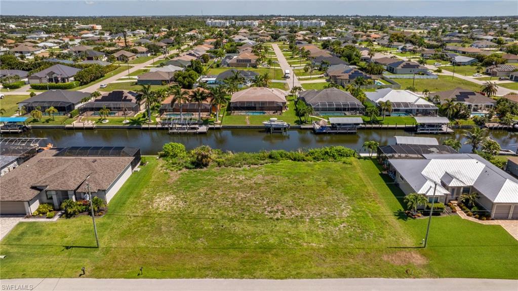 CAPE CORAL - Land
