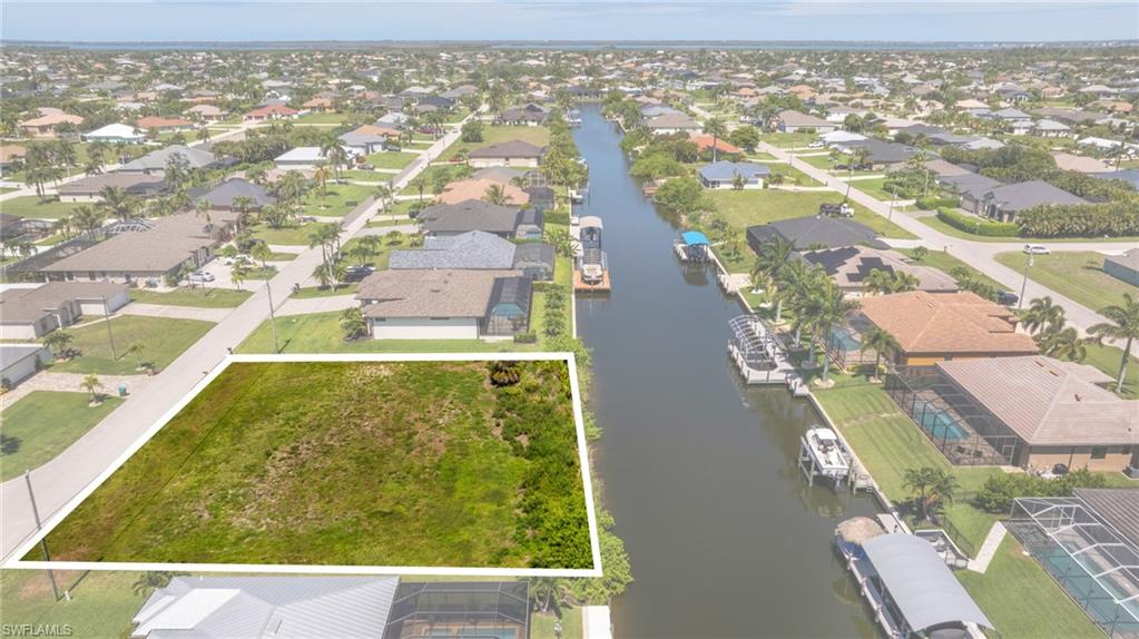 CAPE CORAL - Land