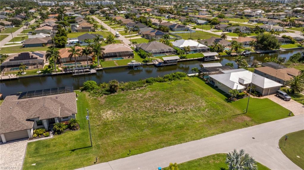 CAPE CORAL - Land