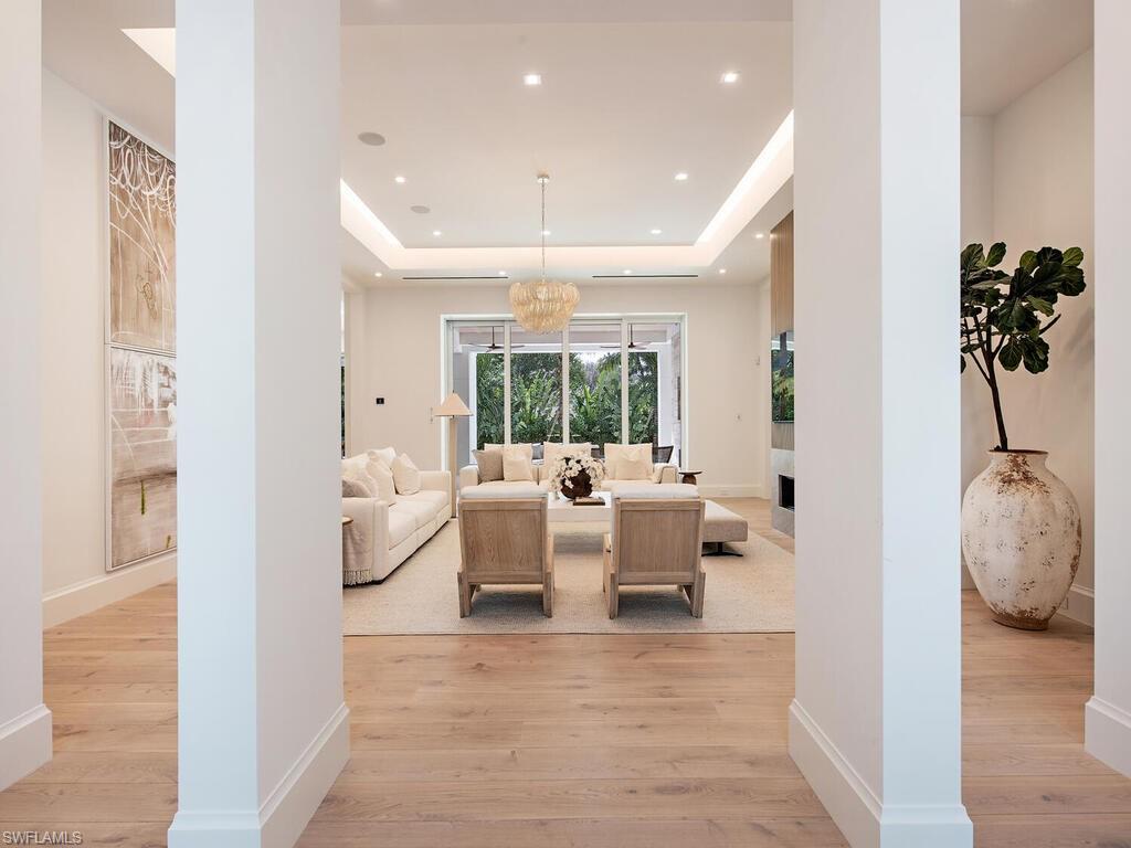 MOORINGS - Residential
