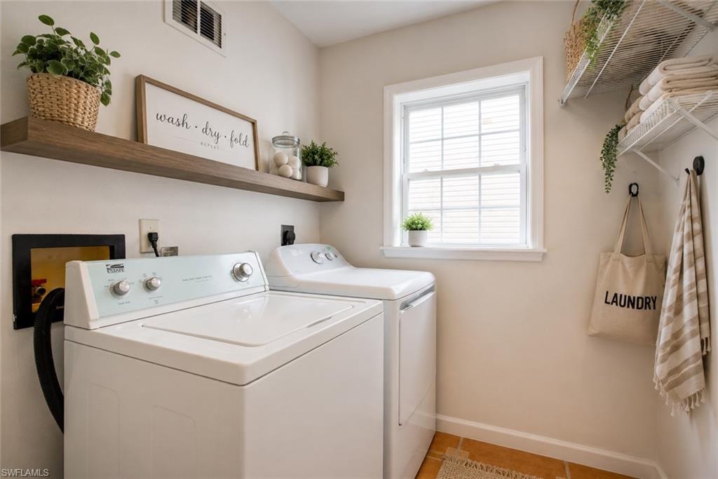 LEAWOOD LAKES - Residential